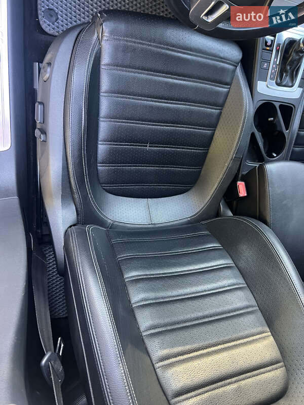 Купе Volkswagen CC / Passat CC 2013 в Львові