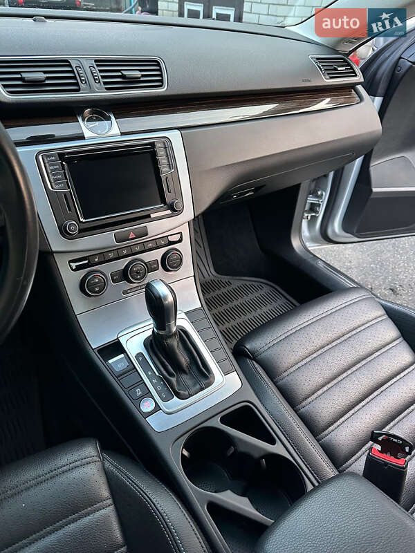 Купе Volkswagen CC / Passat CC 2016 в Киеве