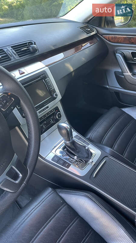 Купе Volkswagen CC / Passat CC 2010 в Мукачевому