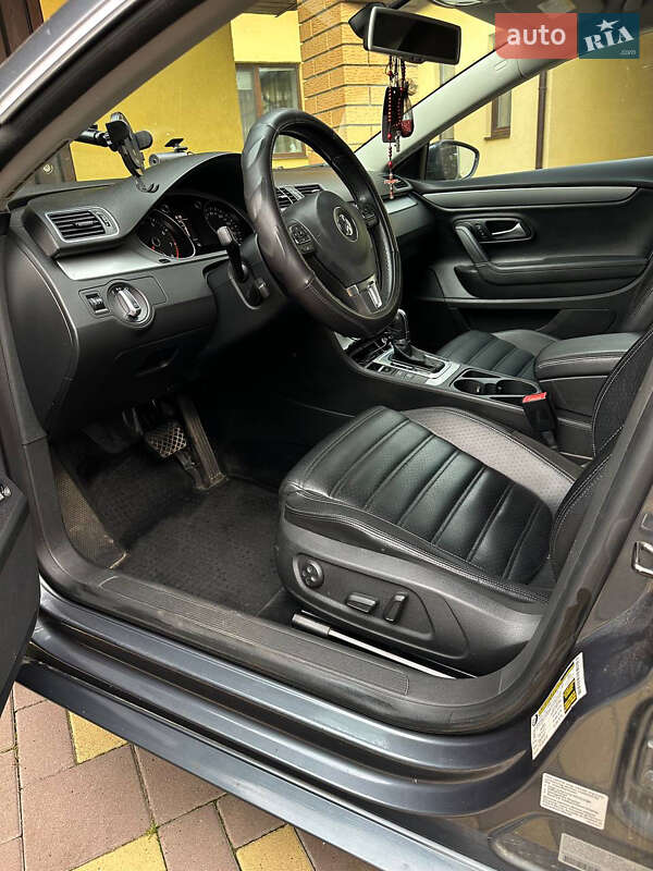 Купе Volkswagen CC / Passat CC 2010 в Стрые