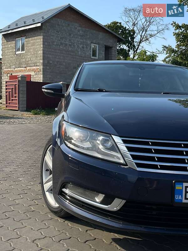 Купе Volkswagen CC / Passat CC 2014 в Стрию