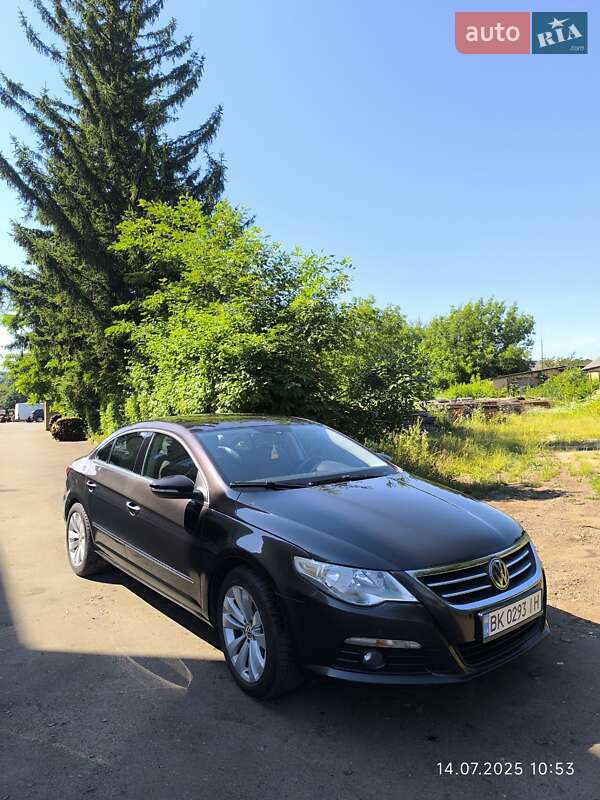 Купе Volkswagen CC / Passat CC 2010 в Дубно