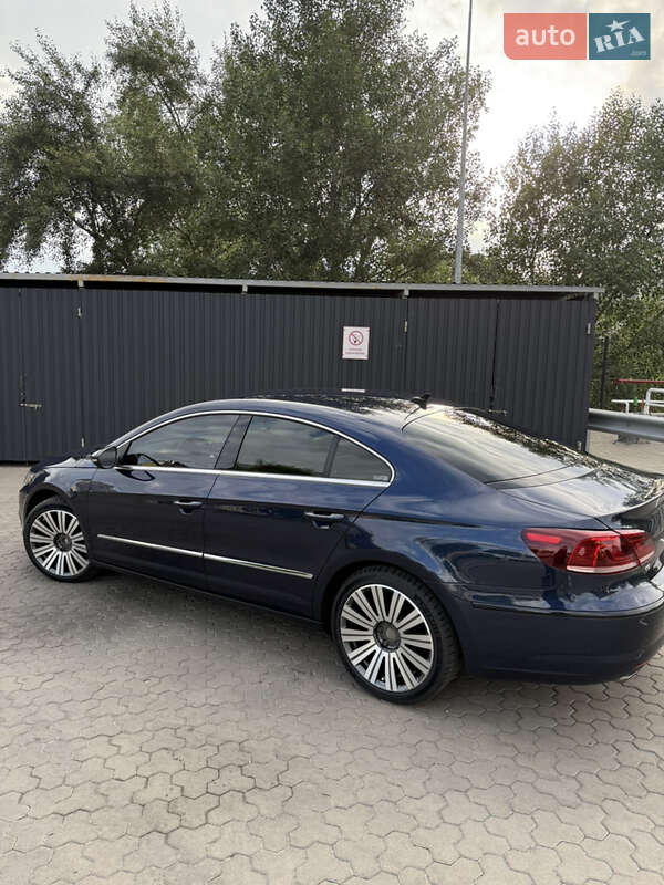 Купе Volkswagen CC / Passat CC 2016 в Києві