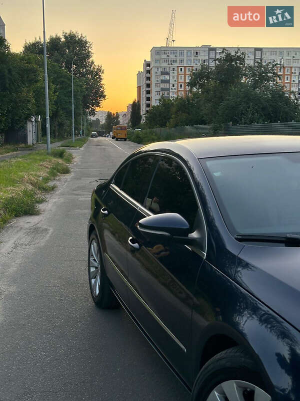 Купе Volkswagen CC / Passat CC 2010 в Киеве