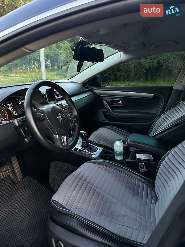Купе Volkswagen CC / Passat CC 2010 в Киеве