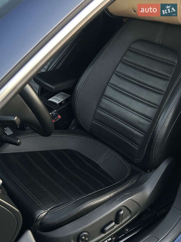 Купе Volkswagen CC / Passat CC 2010 в Киеве