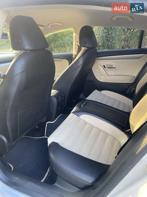 Купе Volkswagen CC / Passat CC 2012 в Борисполе