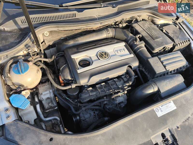 Купе Volkswagen CC / Passat CC 2010 в Южному