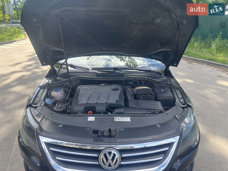 Купе Volkswagen CC / Passat CC 2011 в Киеве
