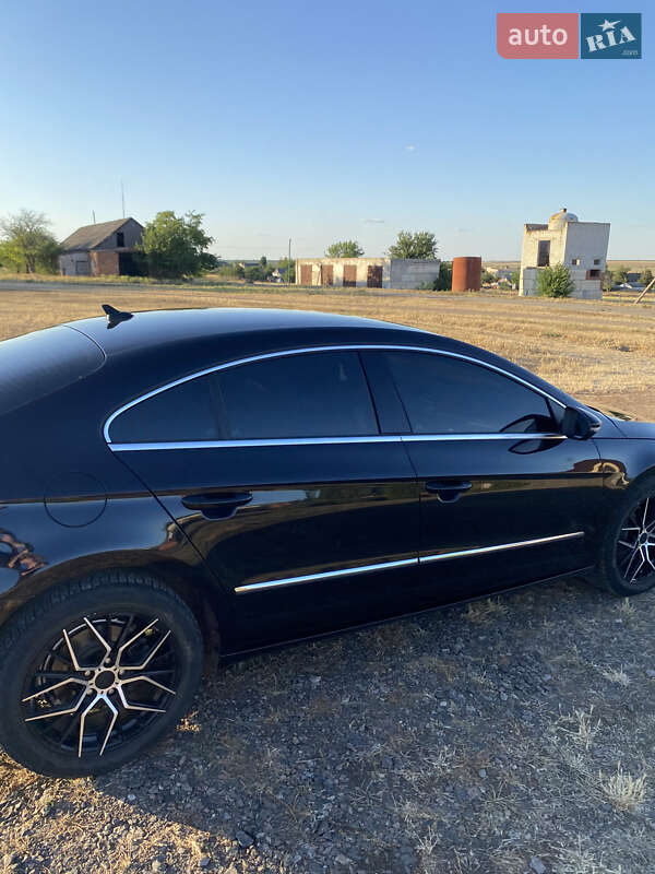 Купе Volkswagen CC / Passat CC 2012 в Николаеве