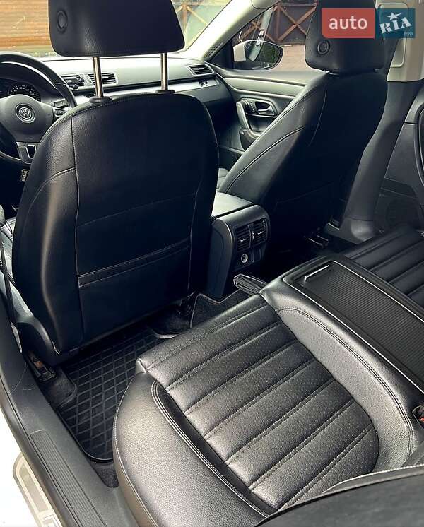 Купе Volkswagen CC / Passat CC 2011 в Львові
