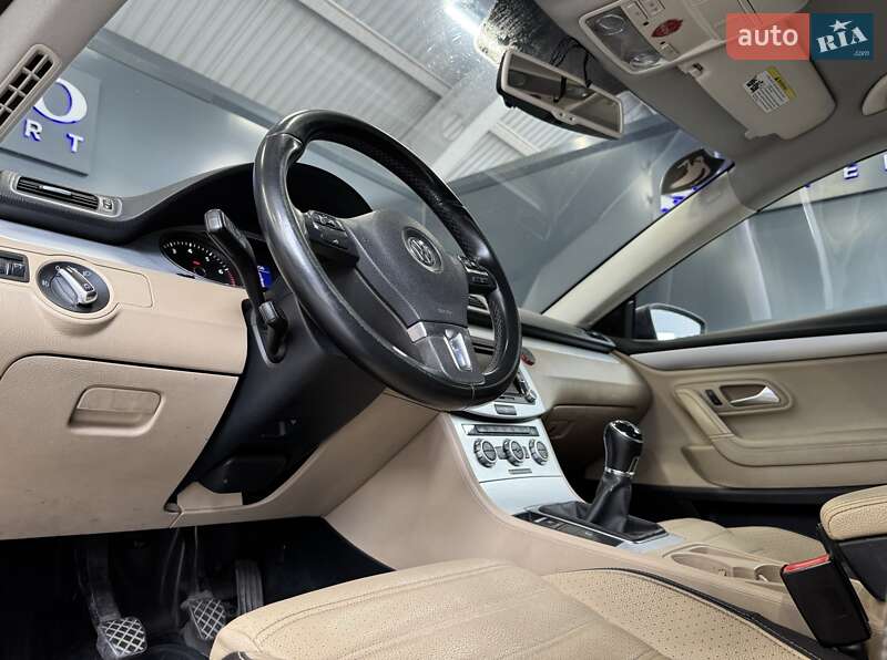 Купе Volkswagen CC / Passat CC 2013 в Києві