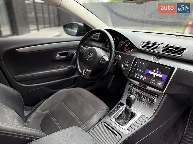 Купе Volkswagen CC / Passat CC 2012 в Ужгороді