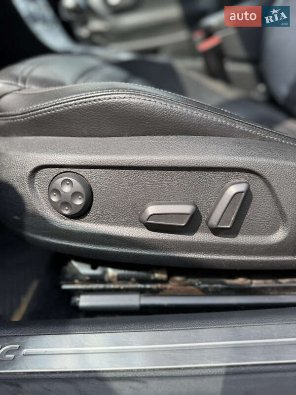 Купе Volkswagen CC / Passat CC 2012 в Києві