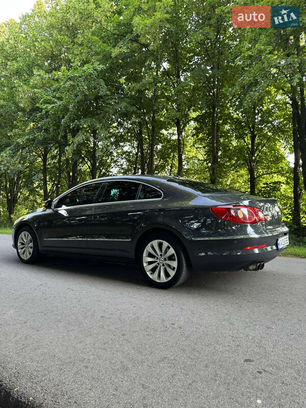 Купе Volkswagen CC / Passat CC 2011 в Киеве