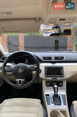 Купе Volkswagen CC / Passat CC 2011 в 