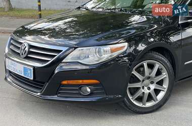 Купе Volkswagen CC / Passat CC 2011 в 