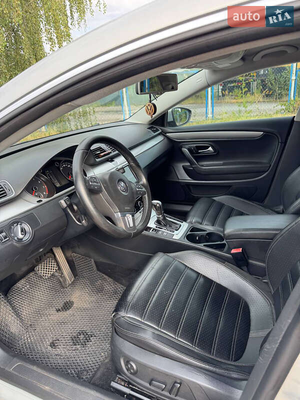 Купе Volkswagen CC / Passat CC 2011 в Киеве