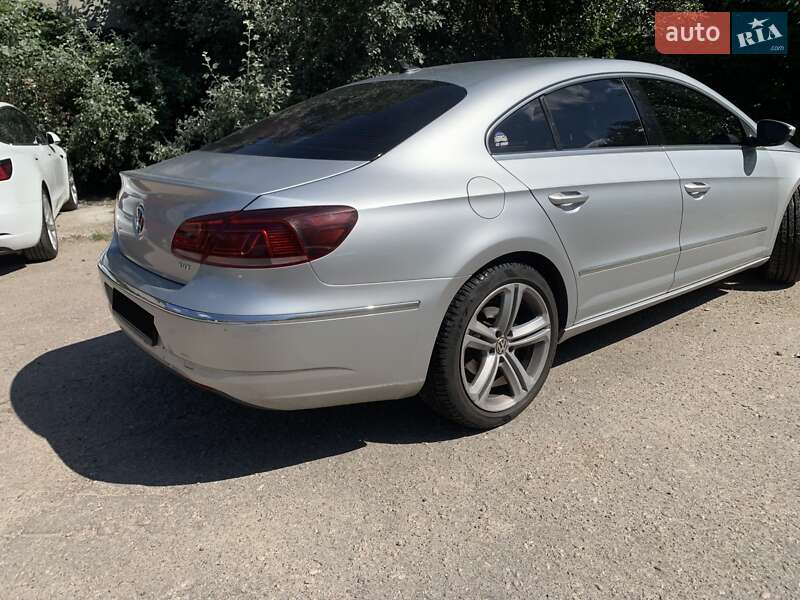Купе Volkswagen CC / Passat CC 2012 в Киеве