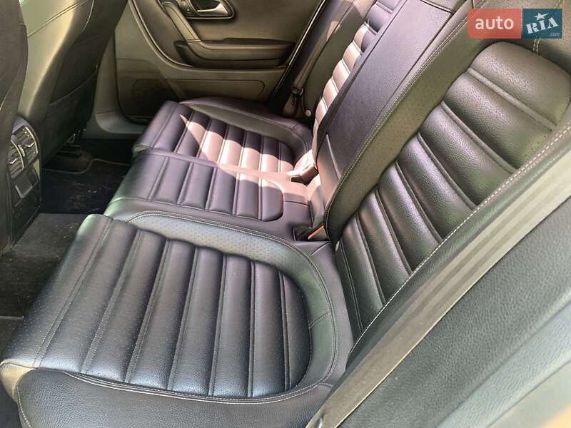 Купе Volkswagen CC / Passat CC 2012 в Киеве