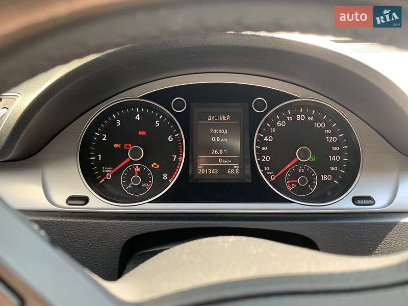 Купе Volkswagen CC / Passat CC 2012 в Киеве