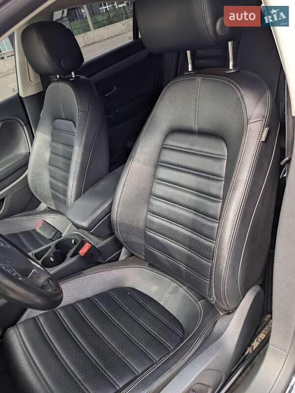 Купе Volkswagen CC / Passat CC 2014 в Киеве