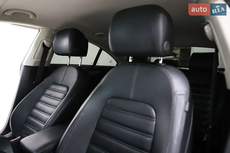 Купе Volkswagen CC / Passat CC 2012 в Дрогобичі