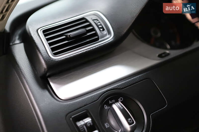 Купе Volkswagen CC / Passat CC 2012 в Дрогобичі