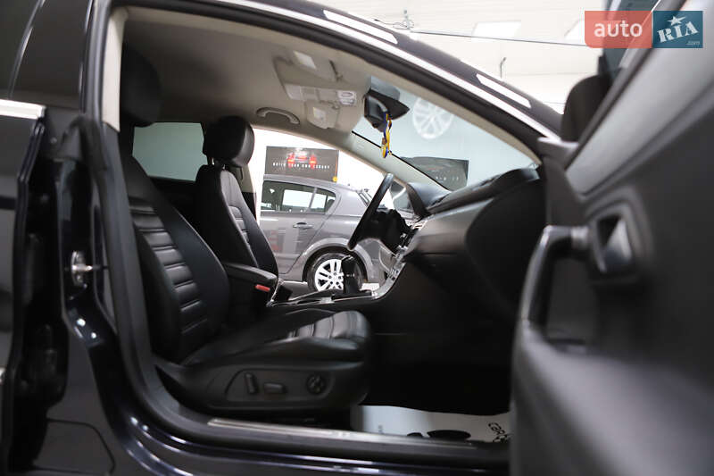 Купе Volkswagen CC / Passat CC 2012 в Дрогобичі