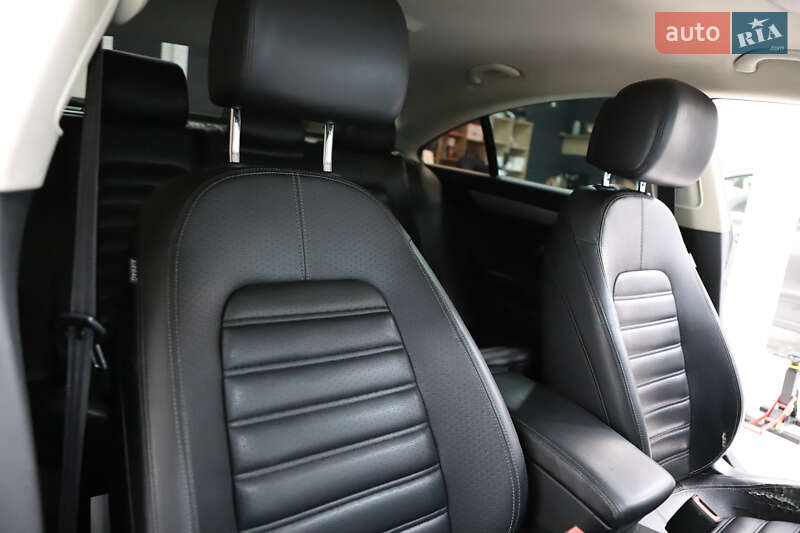 Купе Volkswagen CC / Passat CC 2012 в Дрогобичі