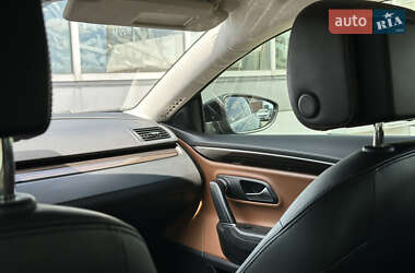 Купе Volkswagen CC / Passat CC 2012 в 