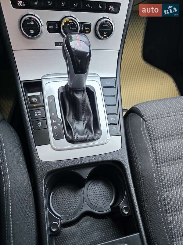 Купе Volkswagen CC / Passat CC 2012 в Умани