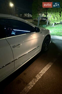 Купе Volkswagen CC / Passat CC 2011 в 
