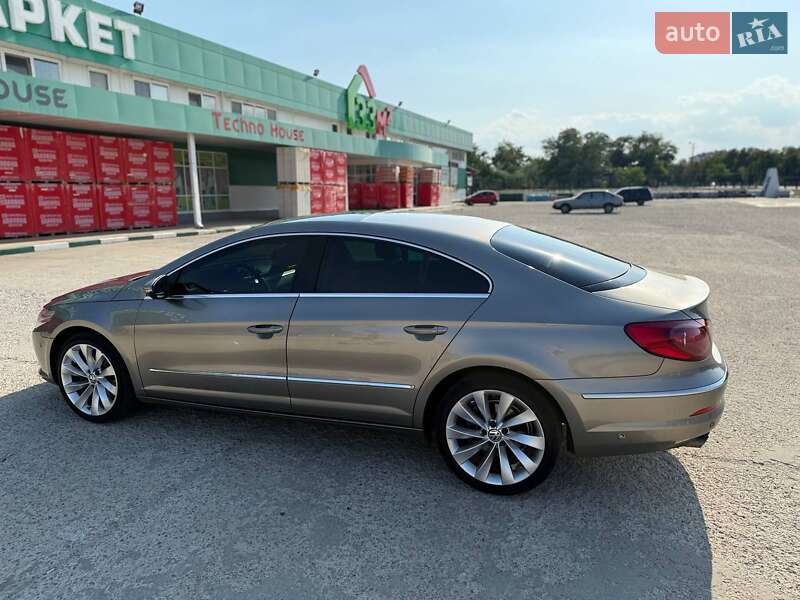Купе Volkswagen CC / Passat CC 2011 в Дніпрі
