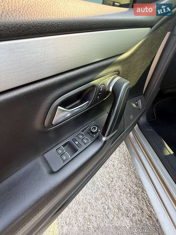 Купе Volkswagen CC / Passat CC 2011 в Дніпрі