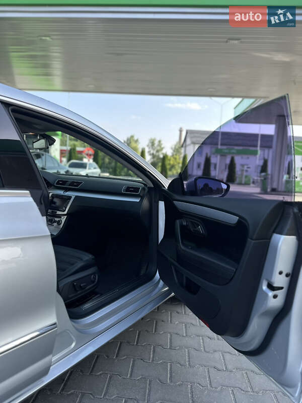 Купе Volkswagen CC / Passat CC 2012 в Києві