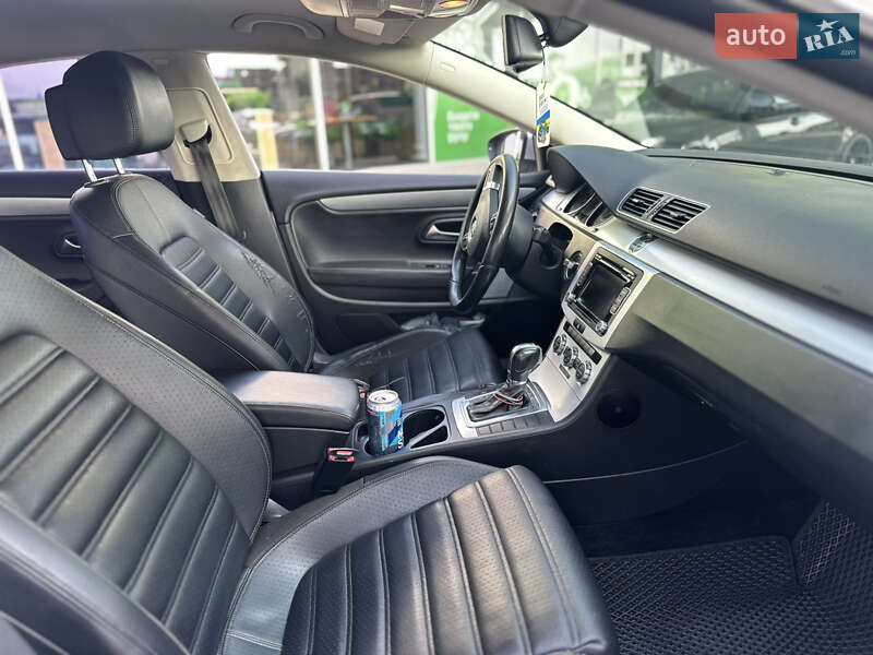 Купе Volkswagen CC / Passat CC 2012 в Києві