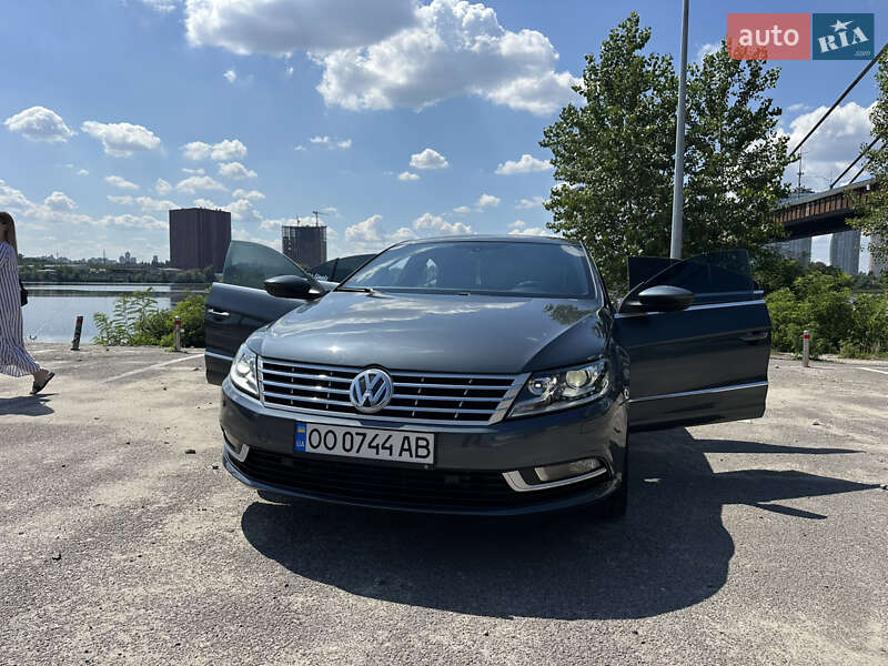 Купе Volkswagen CC / Passat CC 2012 в Киеве