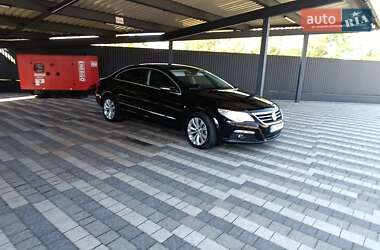 Купе Volkswagen CC / Passat CC 2010 в Львове