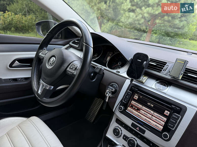 Купе Volkswagen CC / Passat CC 2012 в Киеве