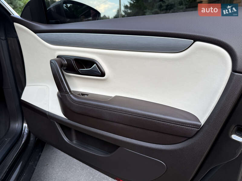 Купе Volkswagen CC / Passat CC 2012 в Киеве