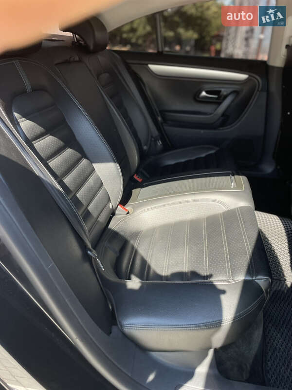 Купе Volkswagen CC / Passat CC 2010 в Луцьку