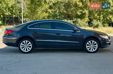 Купе Volkswagen CC / Passat CC 2011 в 