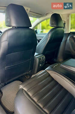 Купе Volkswagen CC / Passat CC 2011 в 