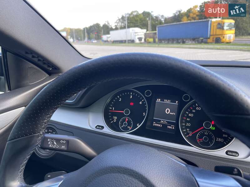 Купе Volkswagen CC / Passat CC 2013 в Львові