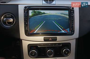 Купе Volkswagen CC / Passat CC 2011 в 