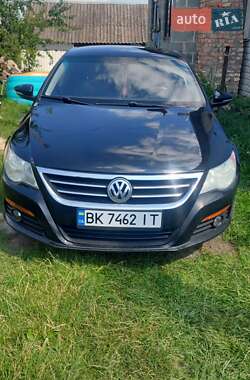 Седан Volkswagen CC / Passat CC 2010 в Рівному