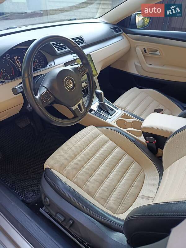 Купе Volkswagen CC / Passat CC 2011 в Дніпрі