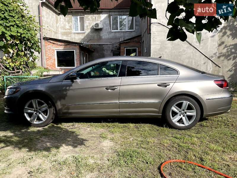 Купе Volkswagen CC / Passat CC 2014 в Києві