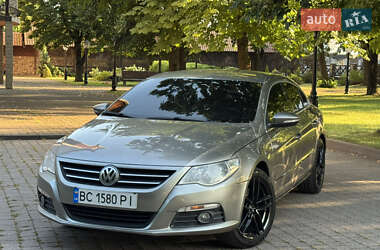 Купе Volkswagen CC / Passat CC 2010 в Брошневе-Осаде